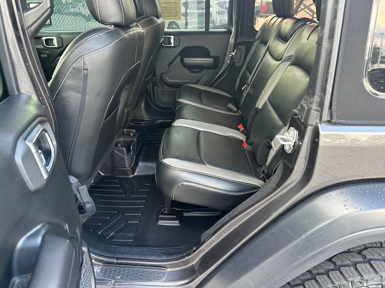 Used 2019 Jeep Wrangler Unlimited Sport S AWD/4WD image 22