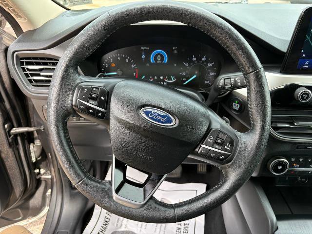 Certified 2020 Ford Escape SEL image 19