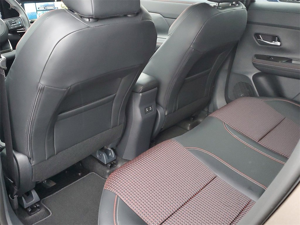 Used 2025 Nissan Kicks SR image 11