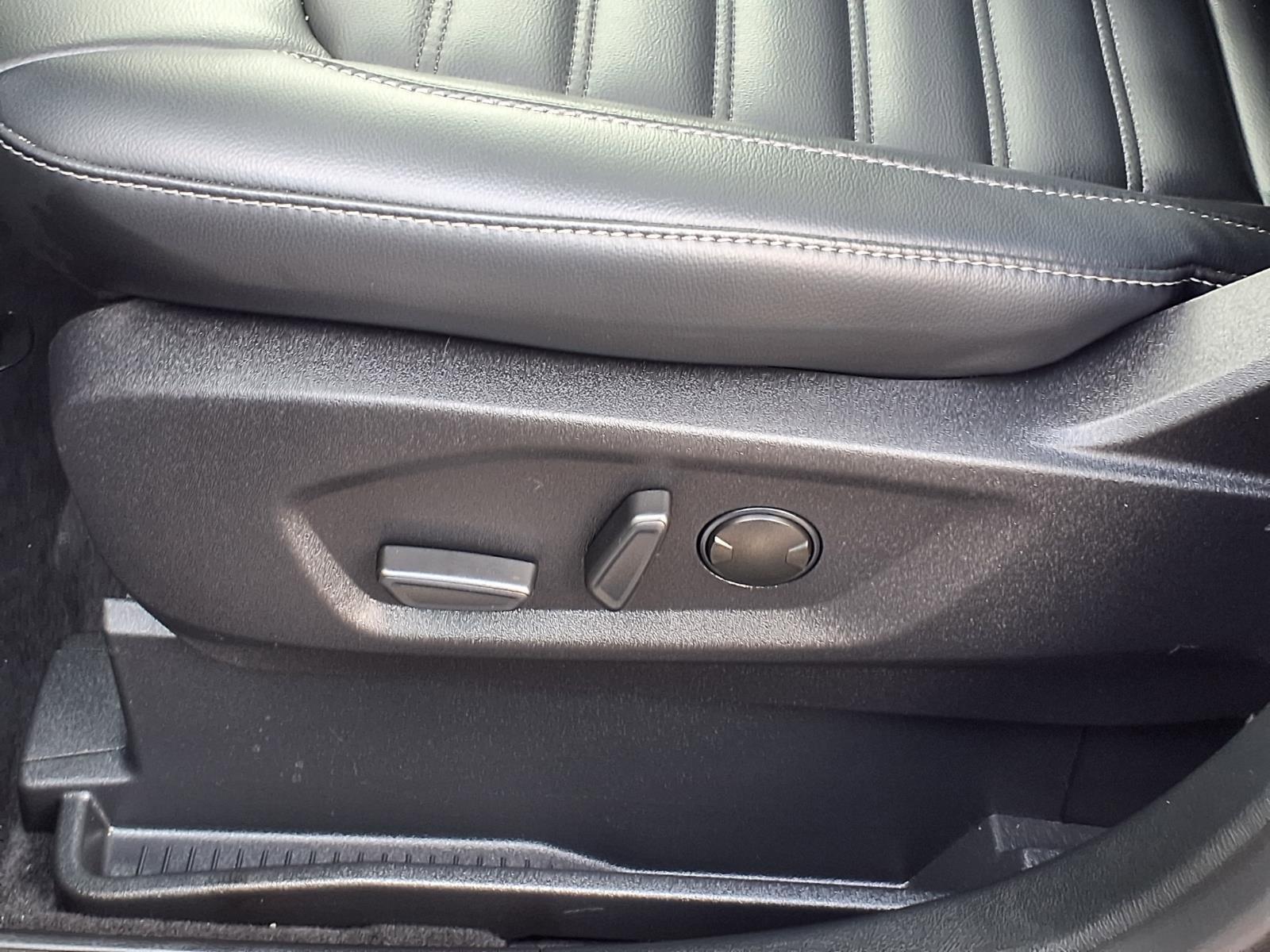 Certified 2024 Ford Edge SEL w/ Convenience Package image 4