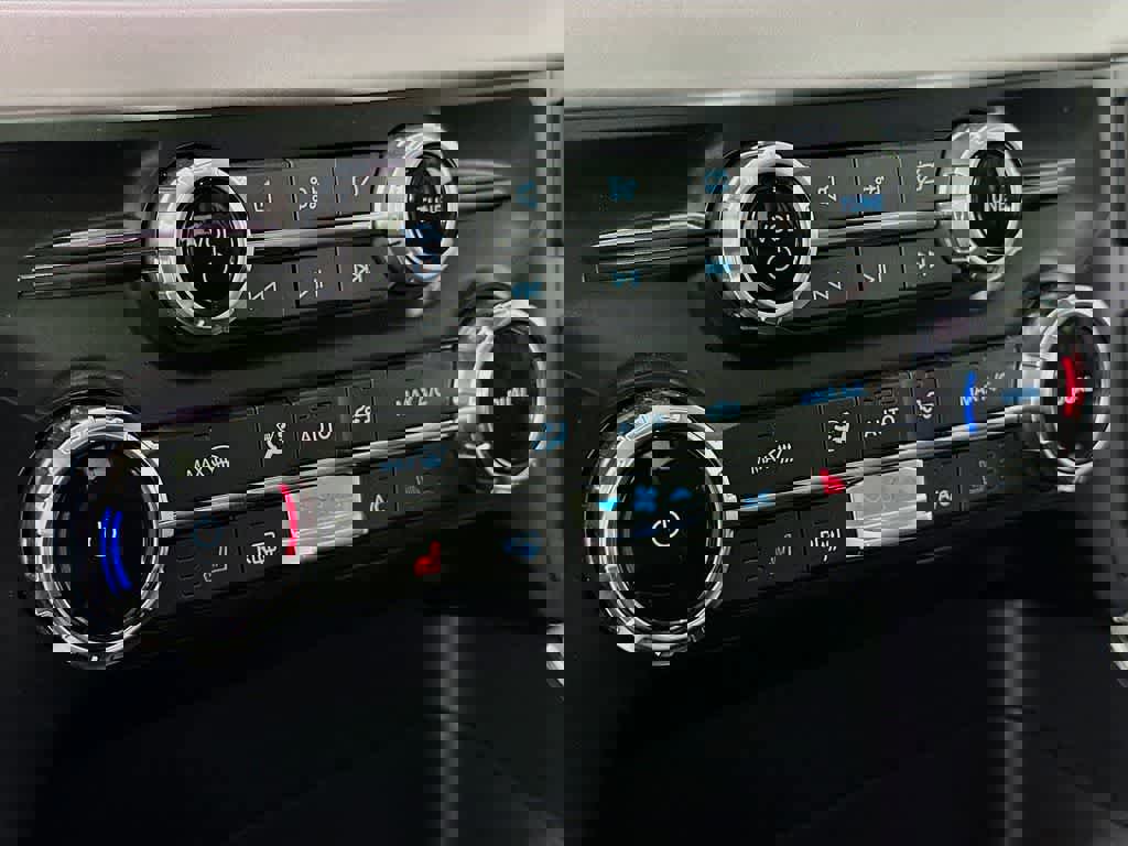 Certified 2023 Ford F150 Lightning XLT image 21