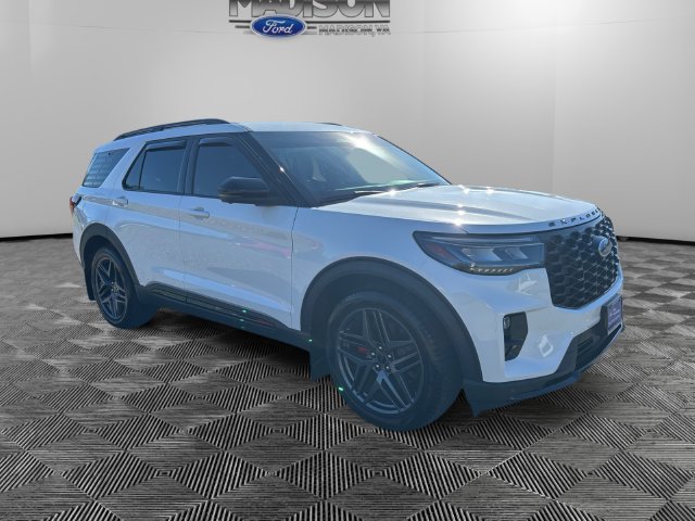 Certified 2025 Ford Explorer ST AWD/4WD image 7