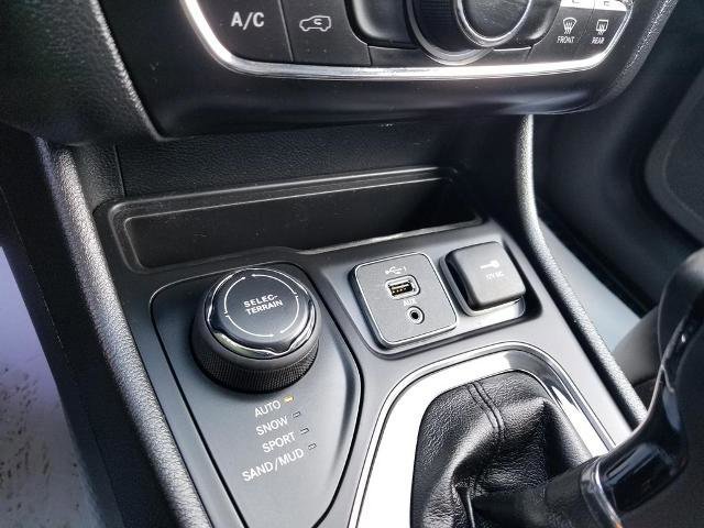 Used 2020 Jeep Cherokee Latitude Plus image 22