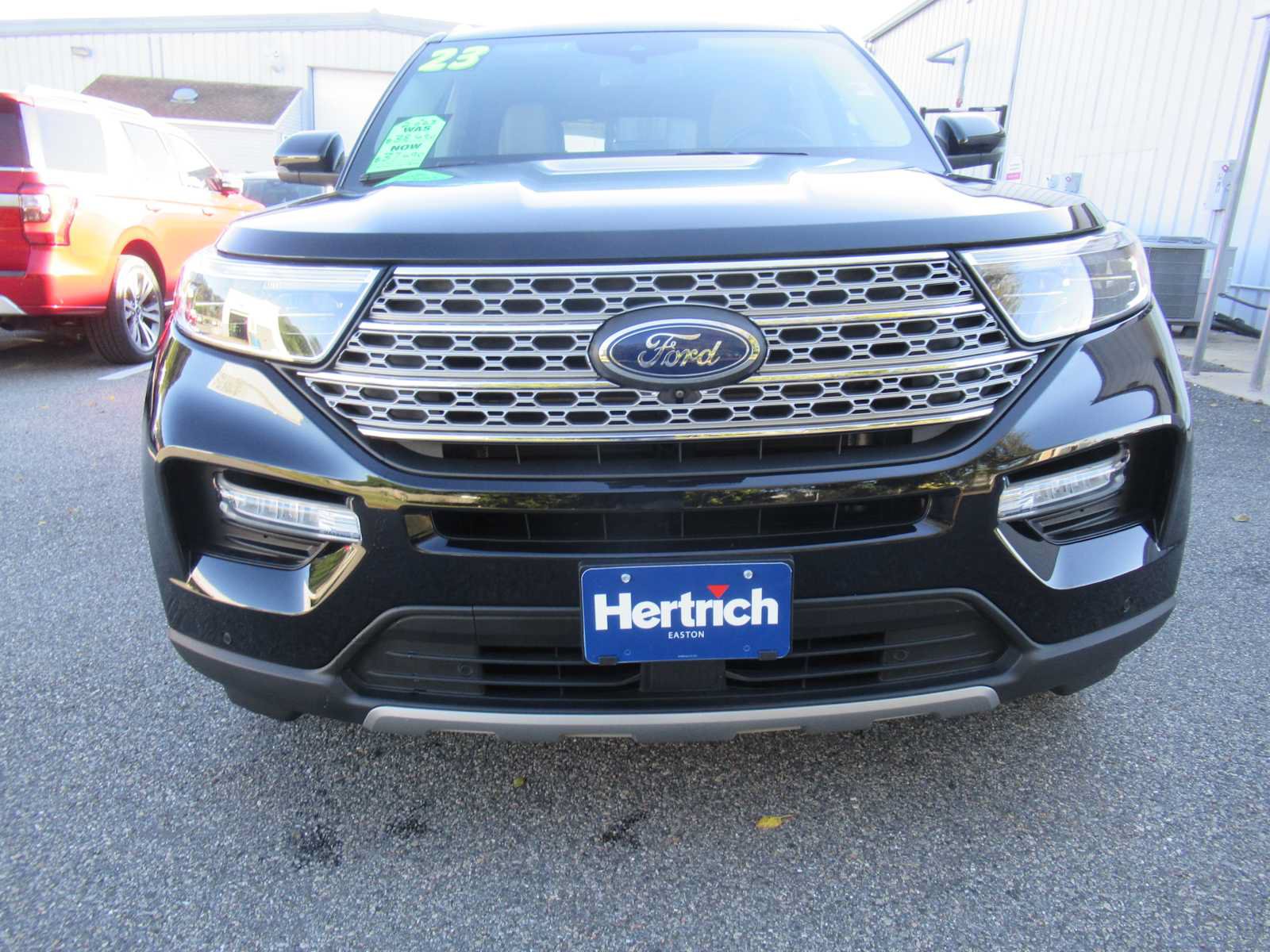 Certified 2023 Ford Explorer Limited w/ Limited Technology Package AWD/4WD image 2