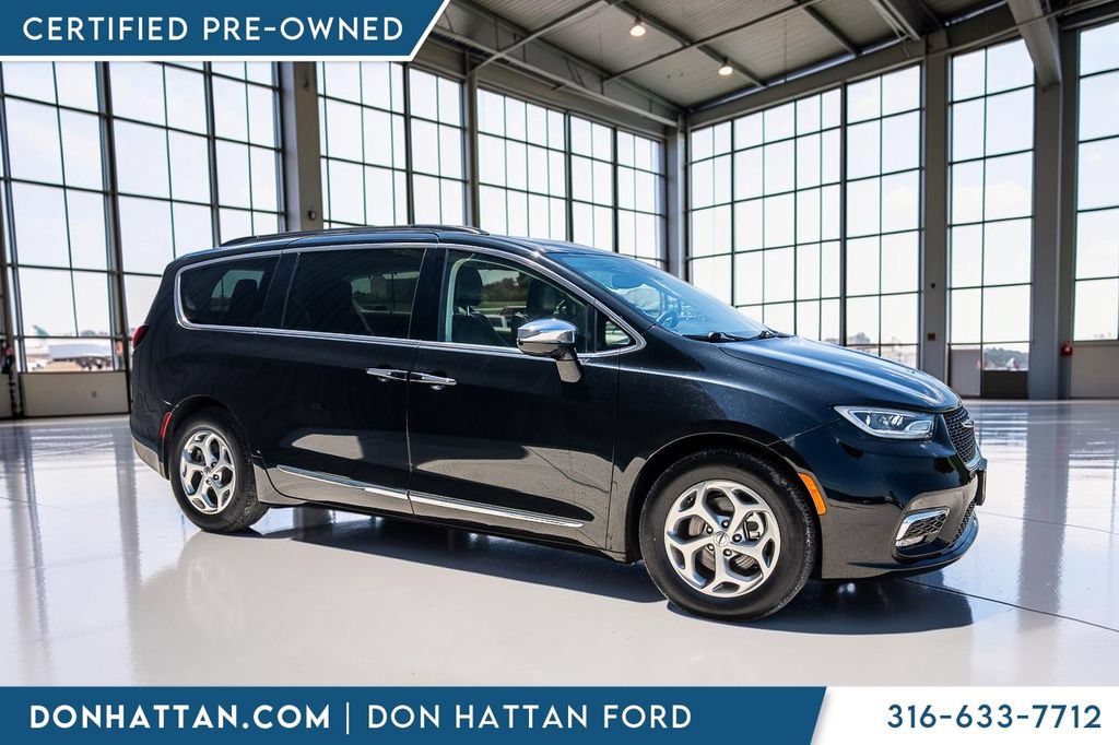 Used 2023 Chrysler Pacifica Limited FWD image 30