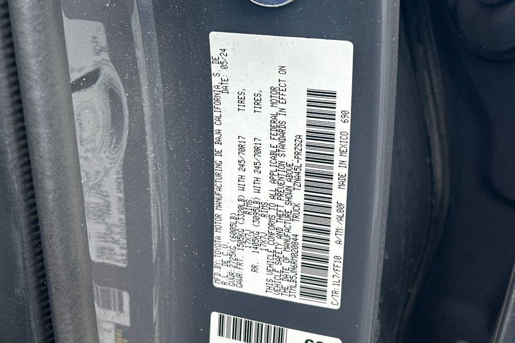 Used 2024 Toyota Tacoma SR5 AWD/4WD image 28