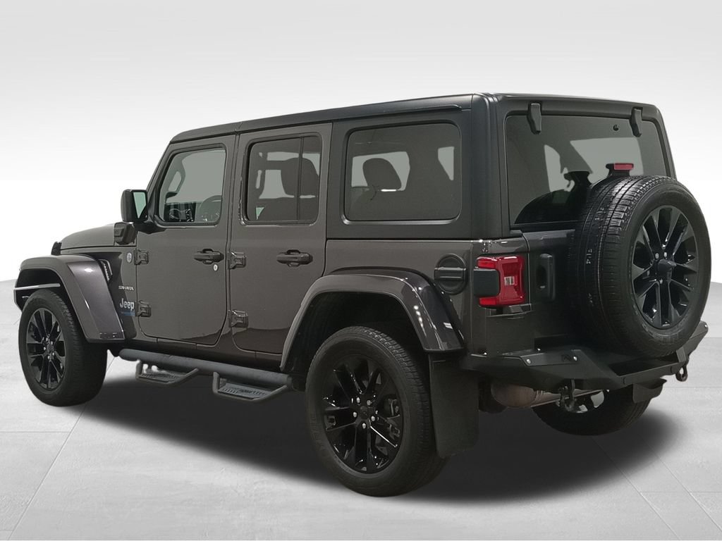 Used 2022 Jeep Wrangler Unlimited Sahara w/ Cold Weather Group AWD/4WD image 8