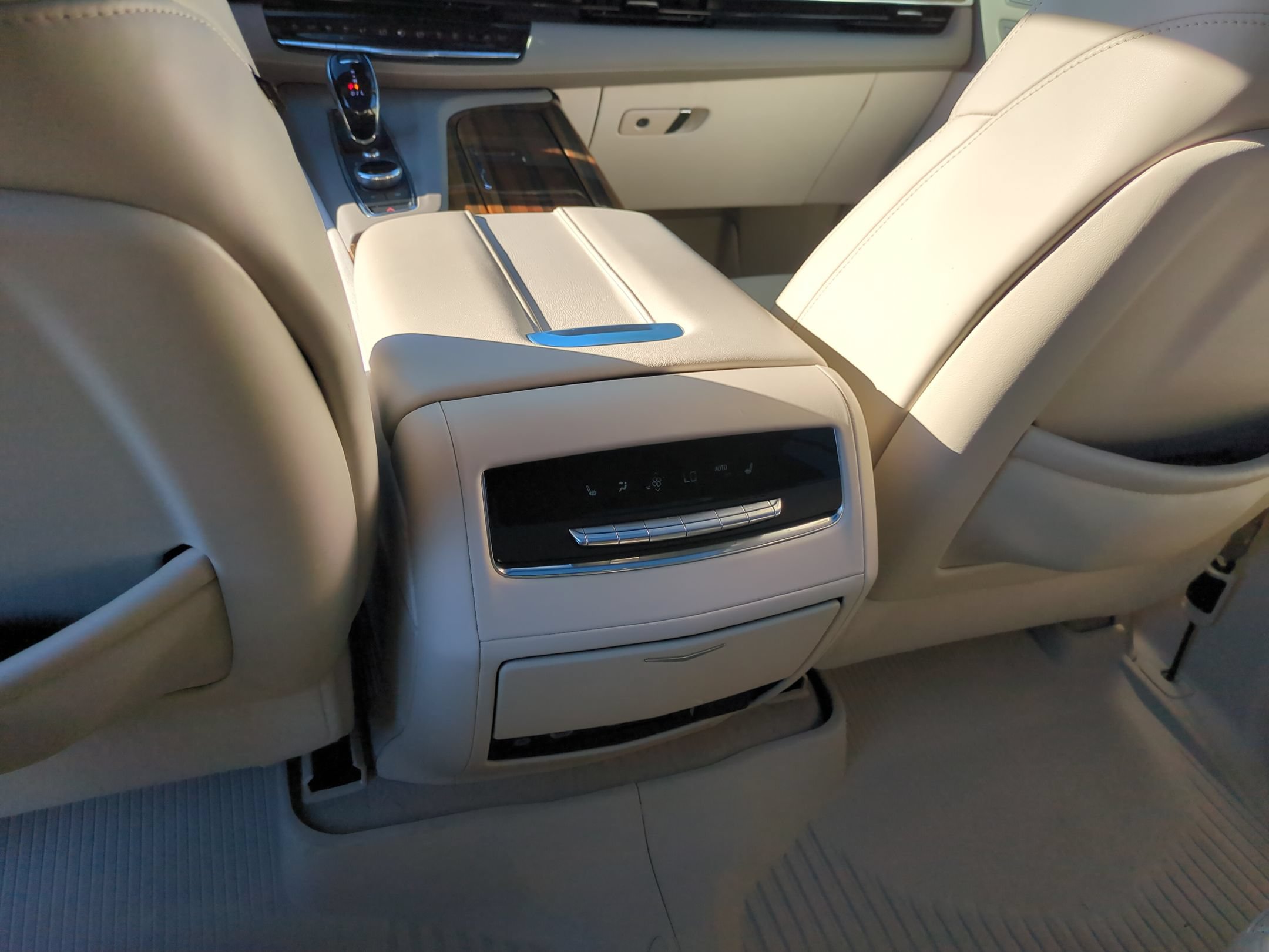 Used 2024 Cadillac Escalade ESV Sport Platinum AWD/4WD image 33