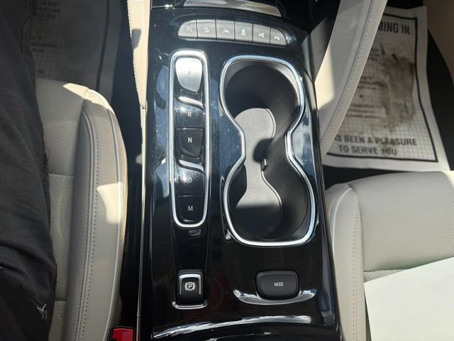 Used 2023 Buick Envision Avenir AWD/4WD image 31