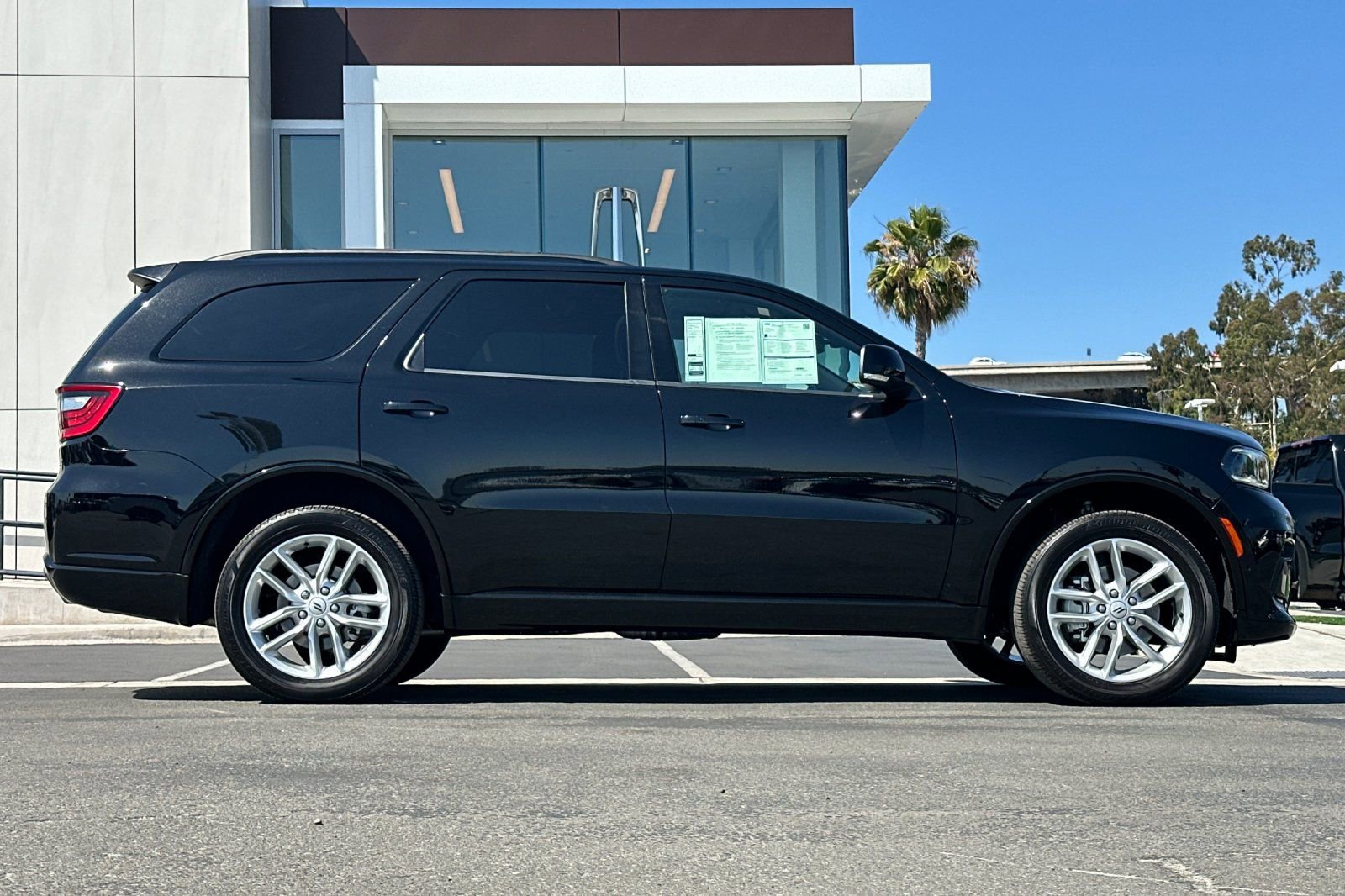 Used 2025 Dodge Durango GT AWD/4WD image 2