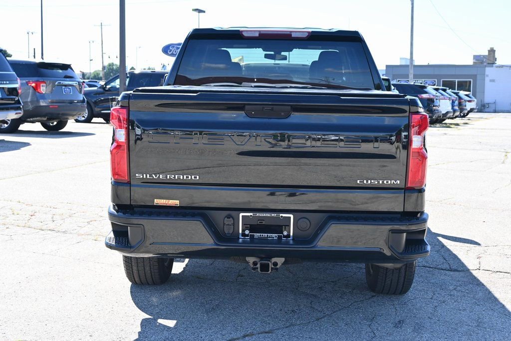 Used 2021 Chevrolet Silverado 1500 Custom image 10