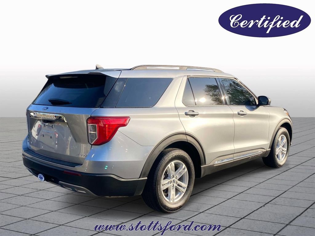 Certified 2022 Ford Explorer XLT w/ Equipment Group 202A image 4