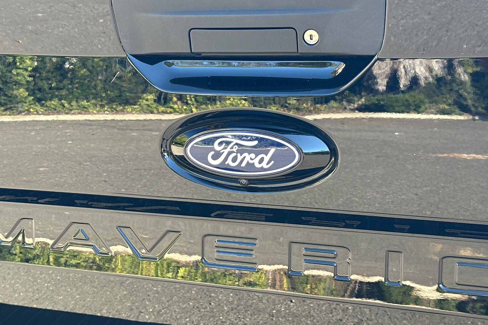 Certified 2025 Ford Maverick XL FWD image 46