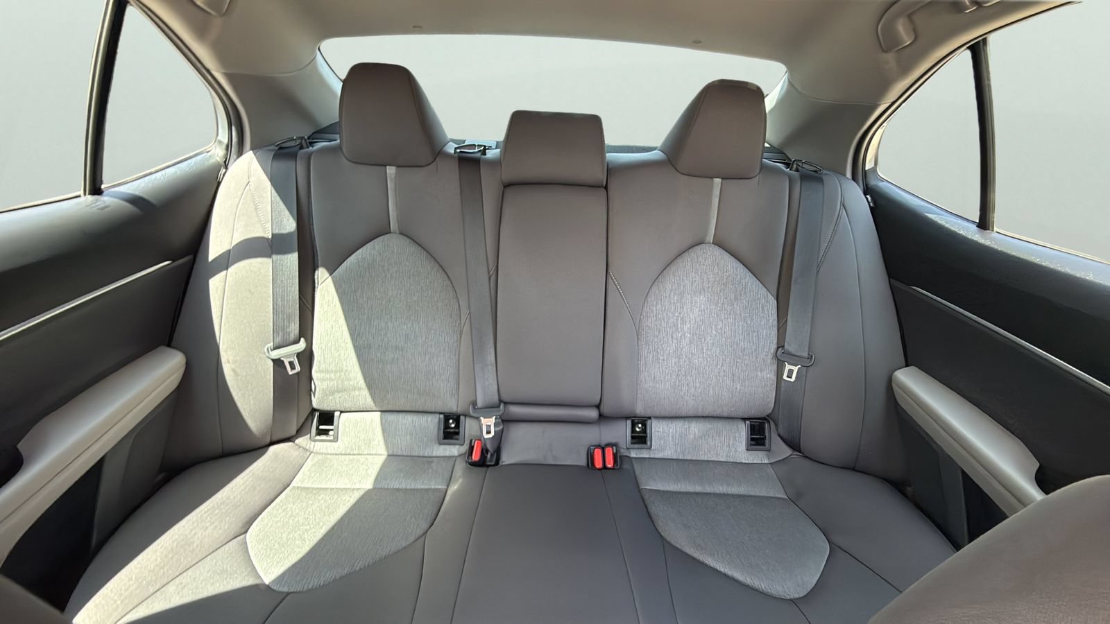 Used 2023 Toyota Camry LE FWD image 19