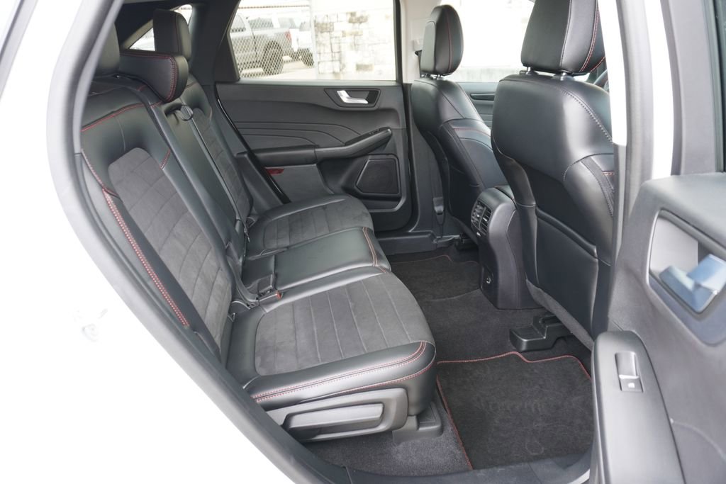 Certified 2022 Ford Escape SEL w/ SEL Stealth AWD Package image 22