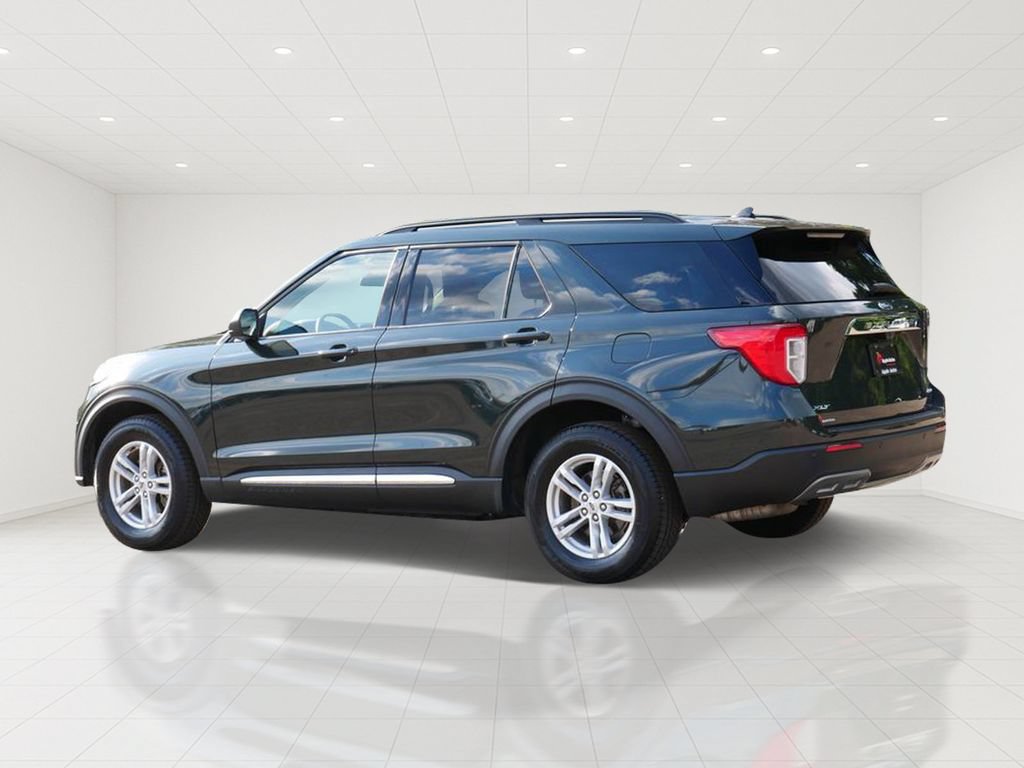 Certified 2023 Ford Explorer XLT w/ Equipment Group 202A AWD/4WD image 4