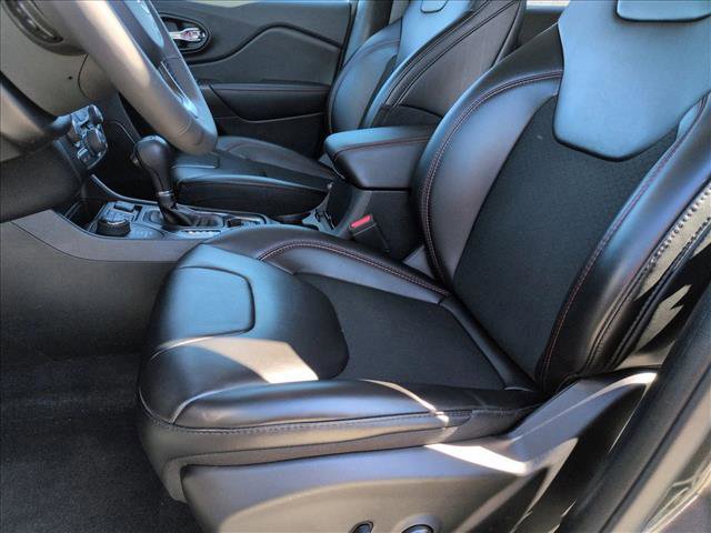 Used 2022 Jeep Cherokee Trailhawk AWD/4WD image 15