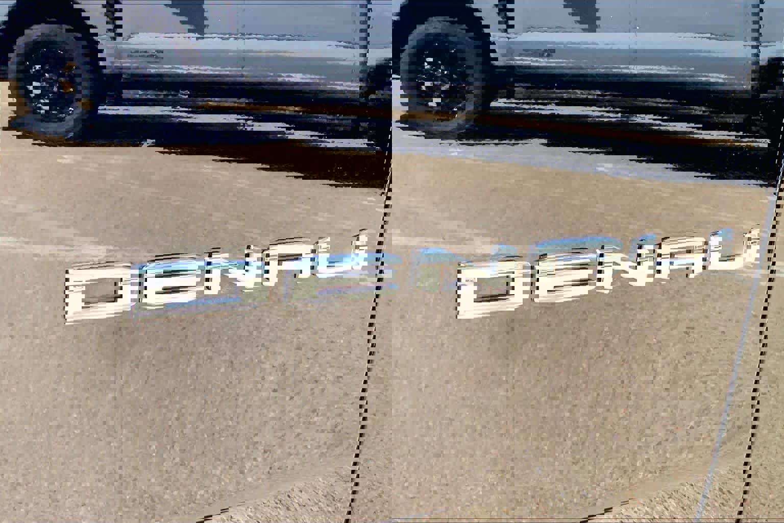 Used 2024 GMC Yukon Denali image 12