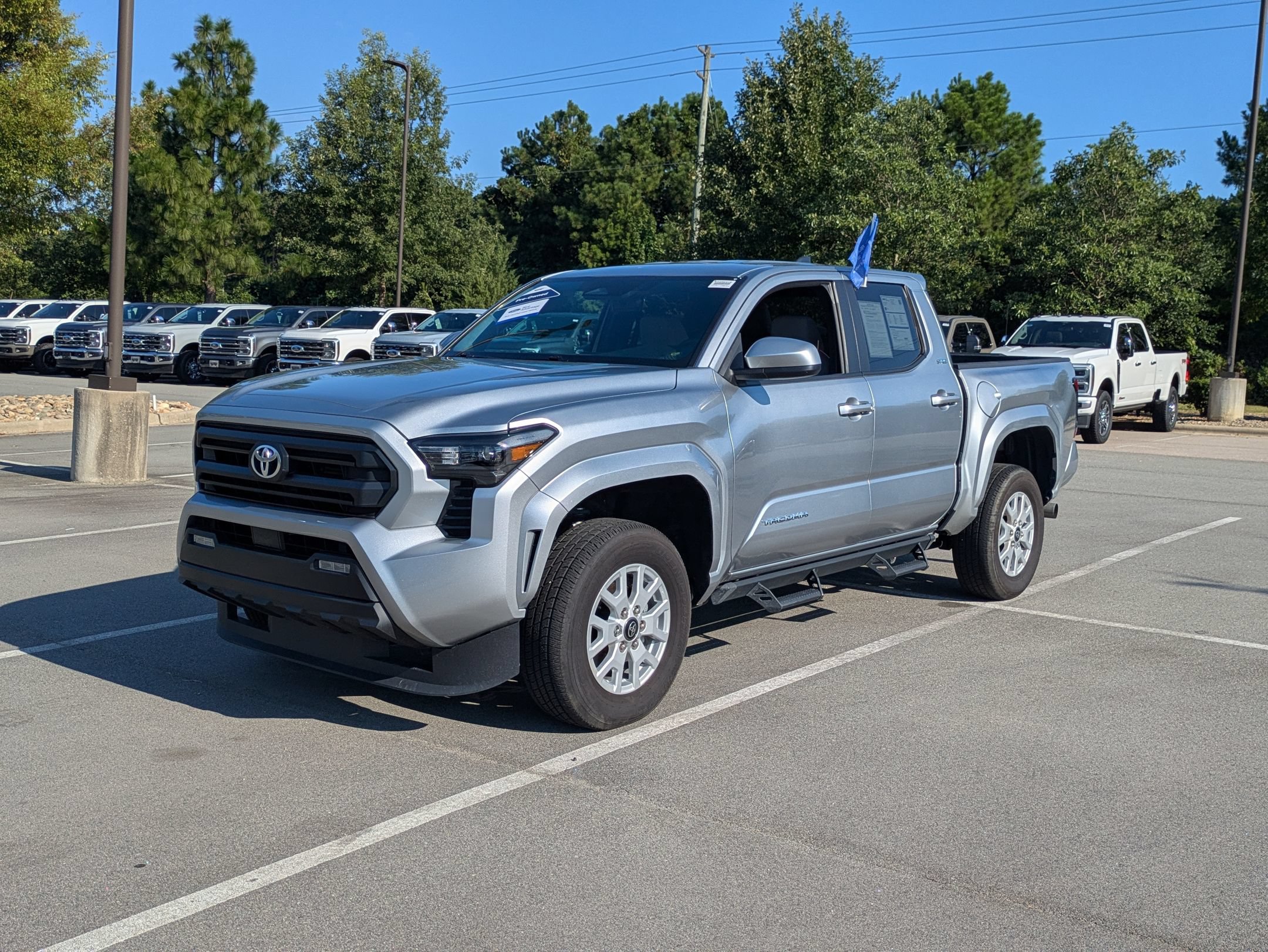 Used 2025 Toyota Tacoma SR5 AWD/4WD image 8