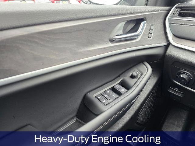 Used 2025 Jeep Grand Cherokee L Limited w/ Trailer Tow Package AWD/4WD image 31