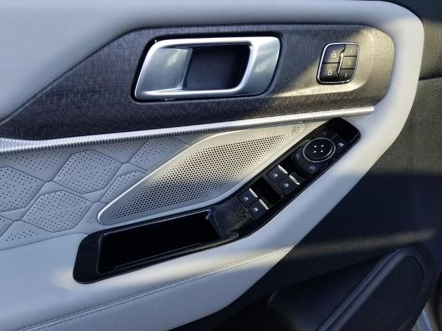 Certified 2025 Ford Explorer Platinum w/ Ultimate Package image 11