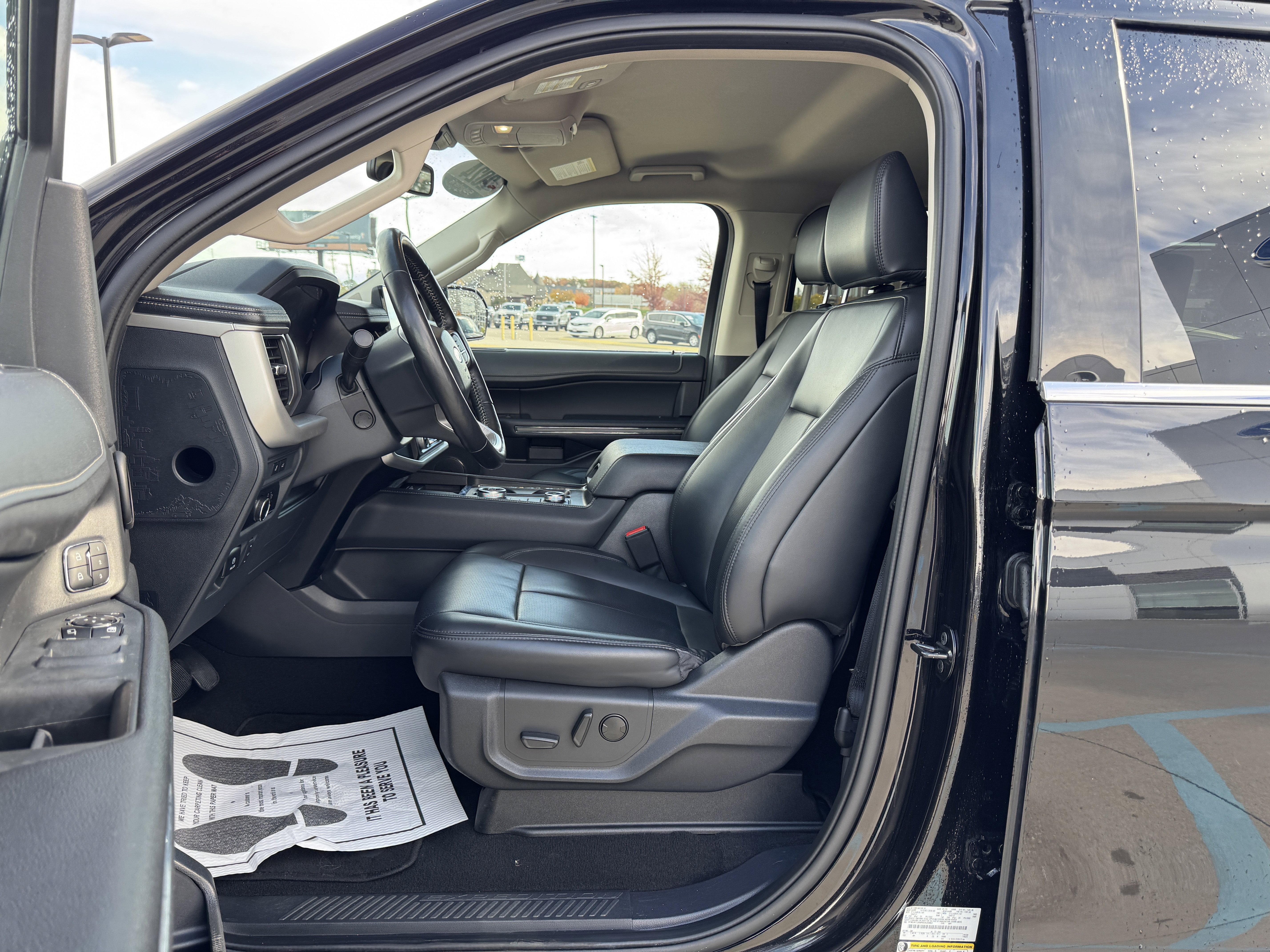 Certified 2024 Ford Expedition Max XLT image 9