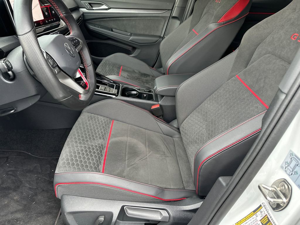 Used 2025 Volkswagen GTI SE FWD image 9