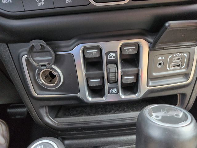 Used 2019 Jeep Wrangler Unlimited Sahara AWD/4WD image 42
