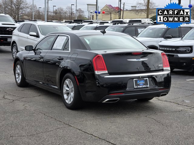 Used 2022 Chrysler 300 Touring image 3