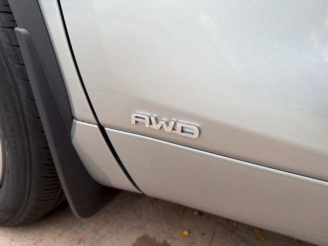 Used 2024 Toyota Highlander Limited AWD/4WD image 15