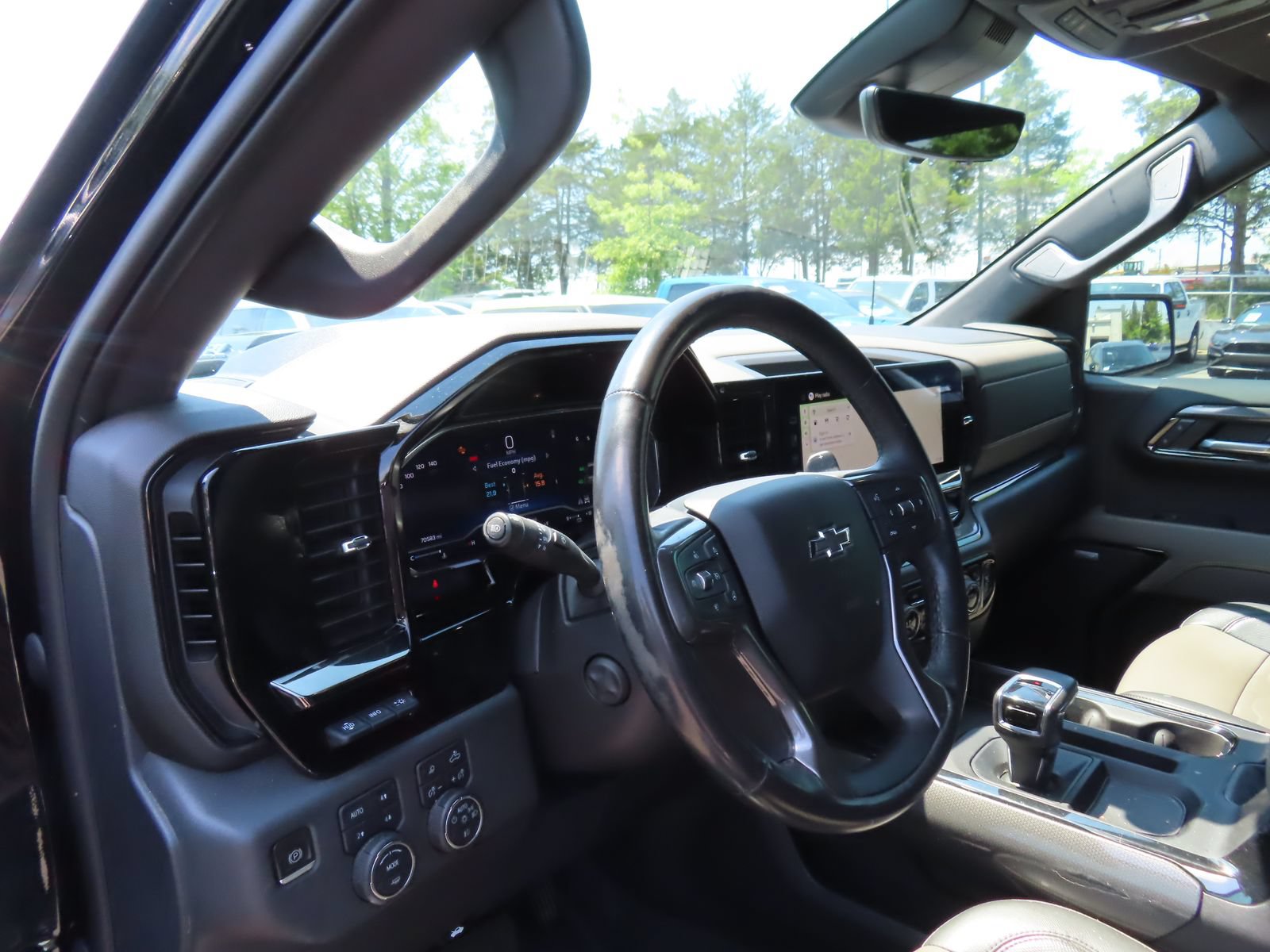 Used 2022 Chevrolet Silverado 1500 ZR2 w/ Technology Package AWD/4WD image 18