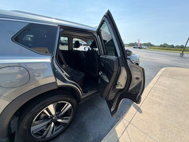 Used 2024 Nissan Rogue SL w/ SL Premium Package FWD image 18