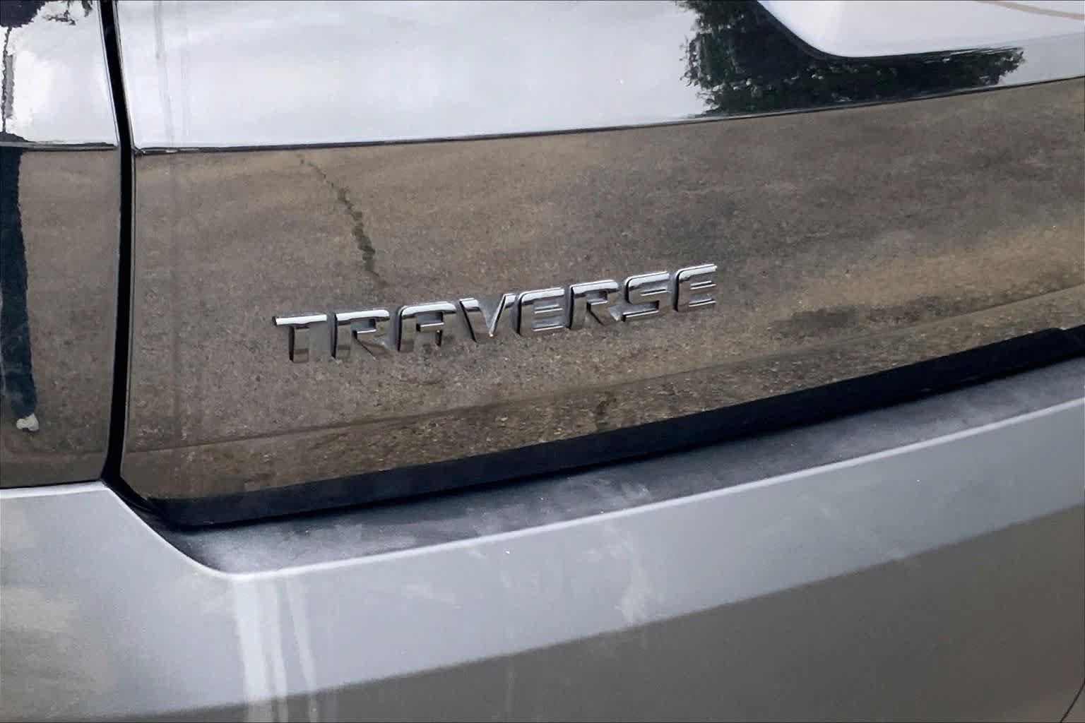 Used 2023 Chevrolet Traverse RS FWD image 10