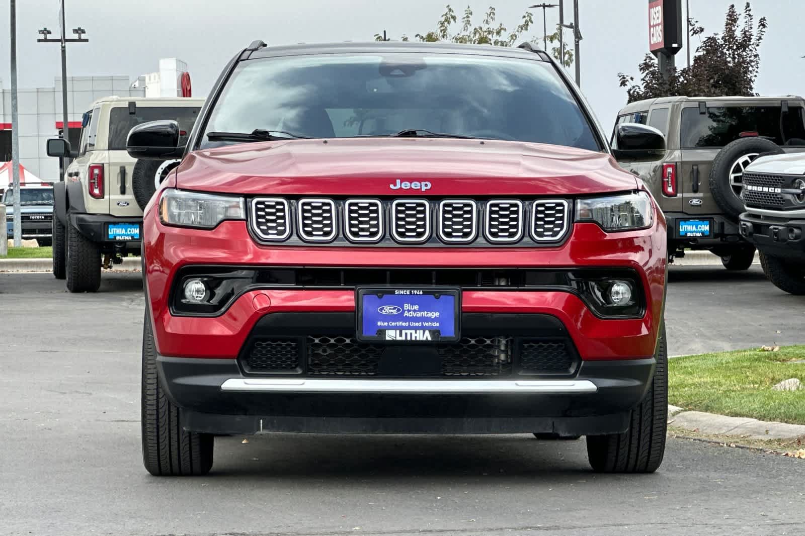 Used 2025 Jeep Compass Limited AWD/4WD image 10