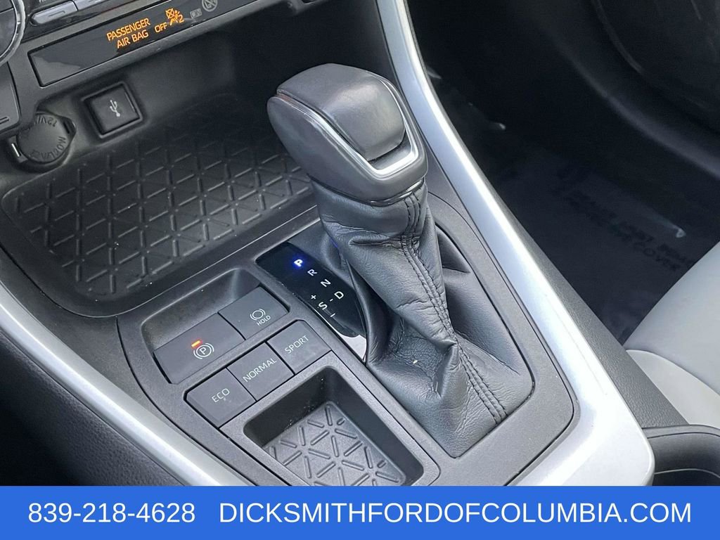 Used 2020 Toyota RAV4 XLE Premium image 30