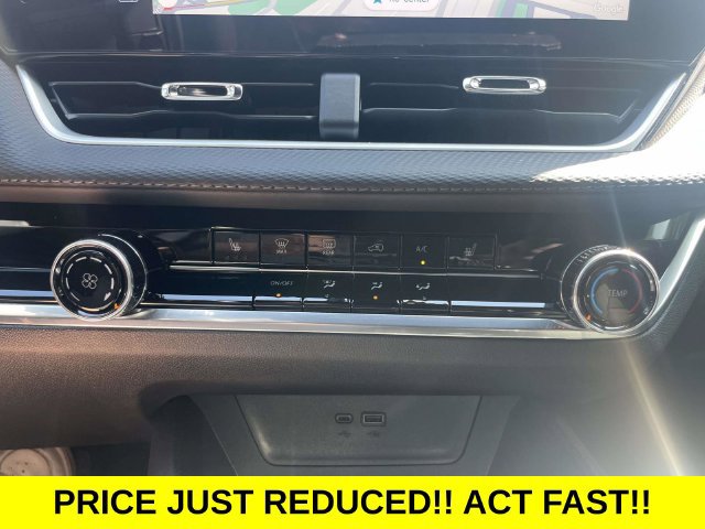 Used 2026 Chevrolet Equinox LT w/ Safety and Technology Package FWD image 33