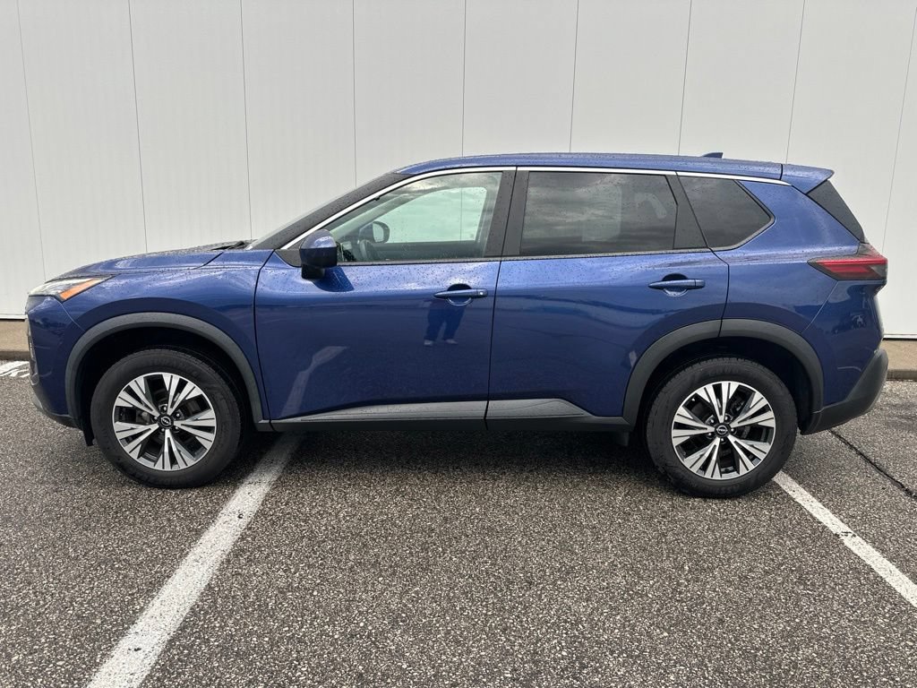Used 2023 Nissan Rogue SV AWD/4WD image 3