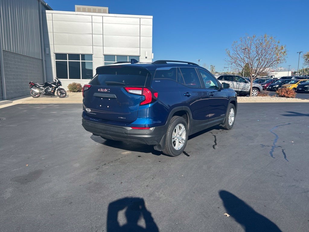 Used 2022 GMC Terrain SLE w/ Driver Convenience Package AWD/4WD image 6