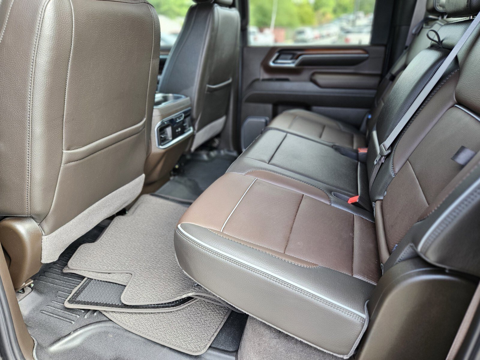 Used 2024 GMC Sierra 2500 Denali w/ Denali Reserve Package image 18