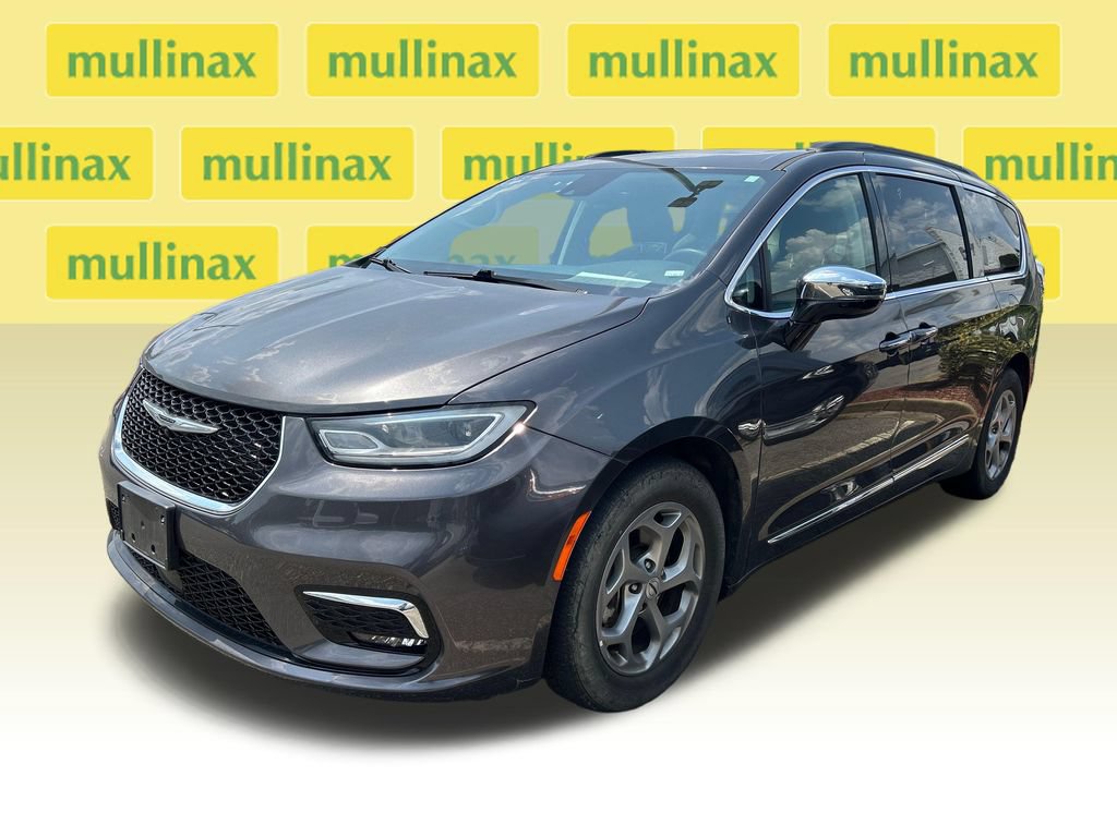 Used 2023 Chrysler Pacifica Limited FWD image 6