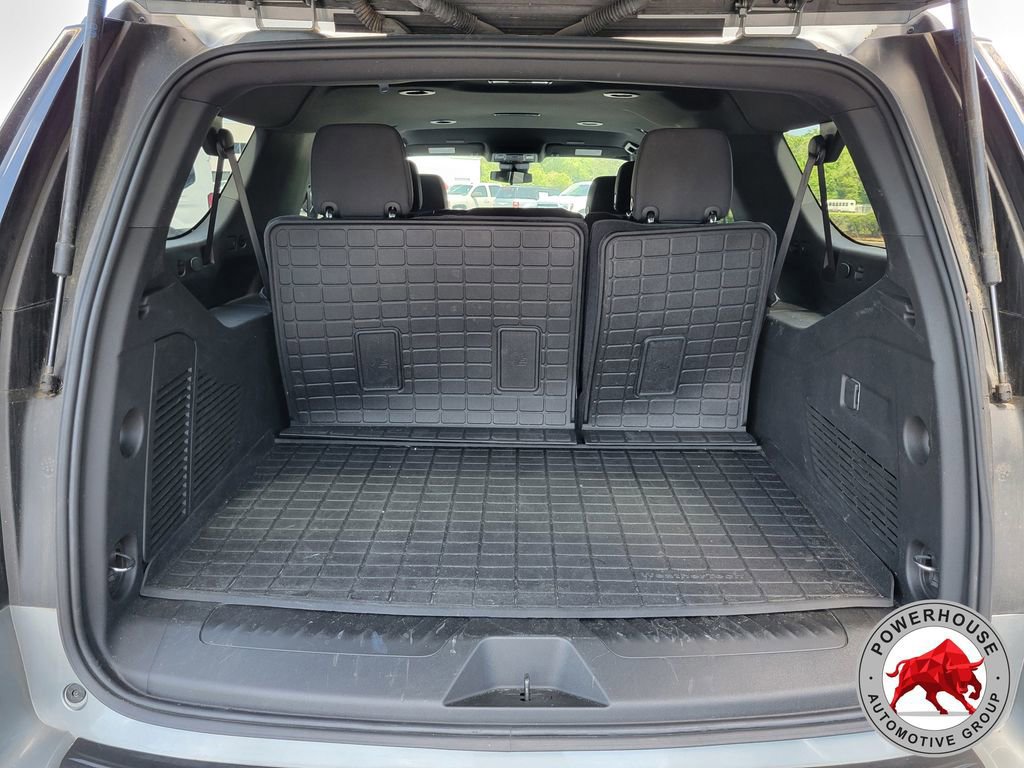 Used 2025 Chevrolet Suburban LS image 14