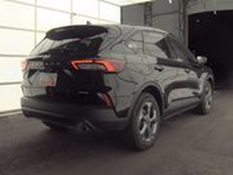 Certified 2026 Ford Escape ST-Line AWD/4WD image 4