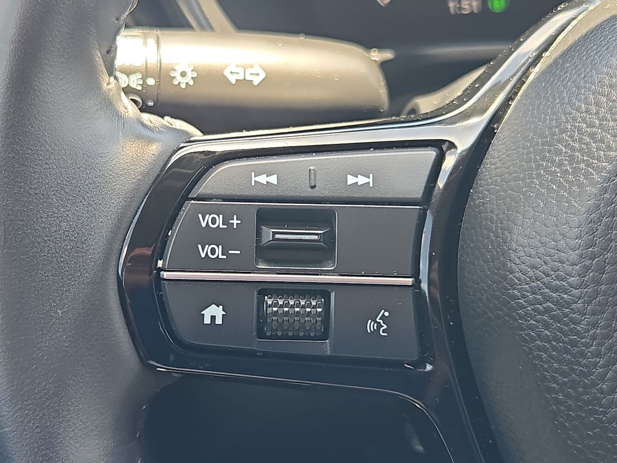 Used 2025 Honda CR-V EX-L image 19