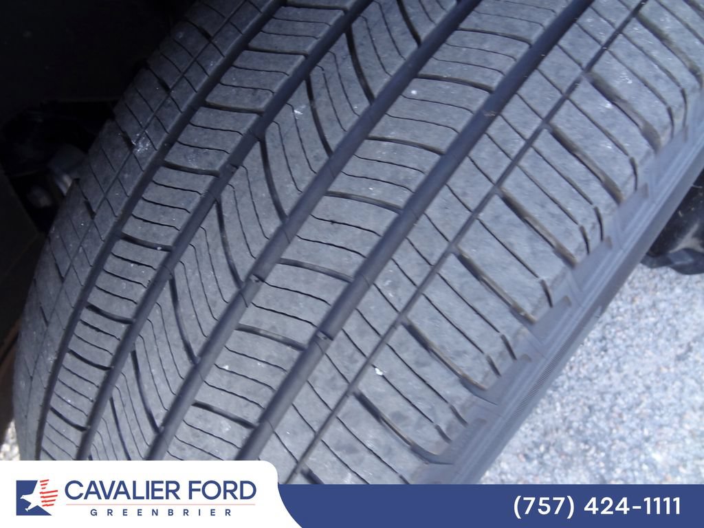 Certified 2025 Ford Explorer ST-Line AWD/4WD image 38