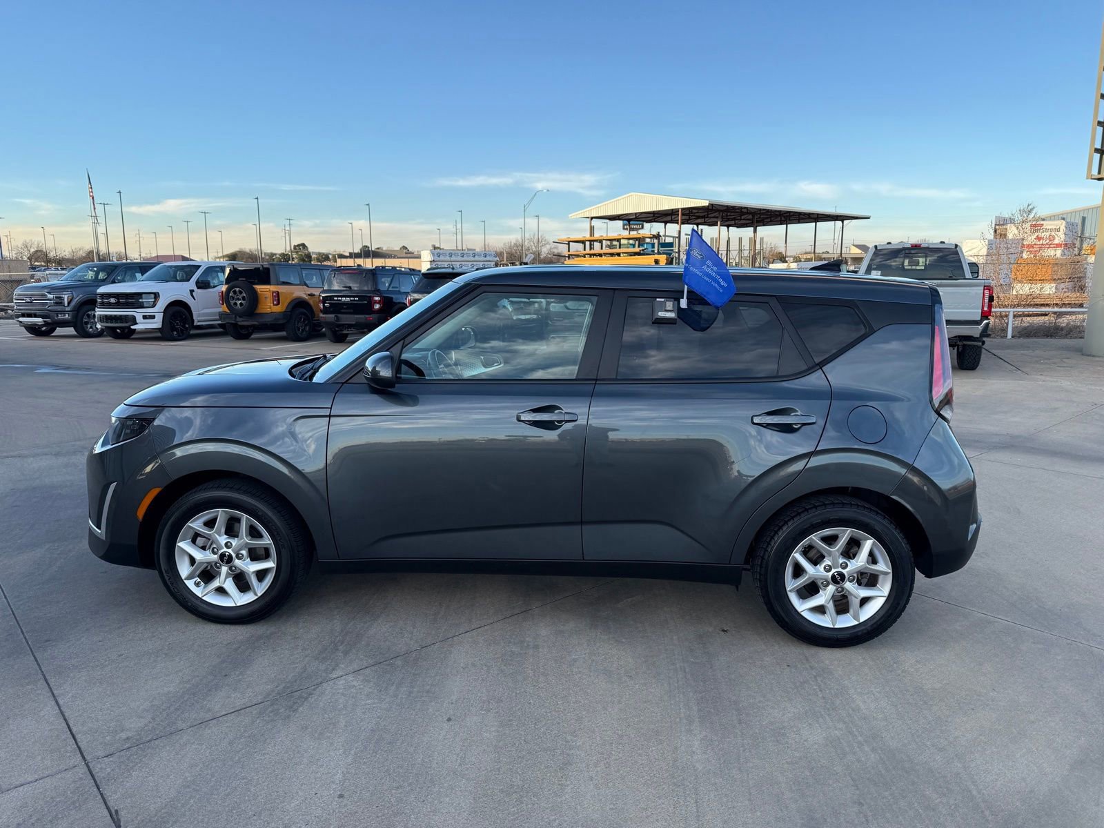 Used 2024 Kia Soul LX w/ Option Group 015 image 2