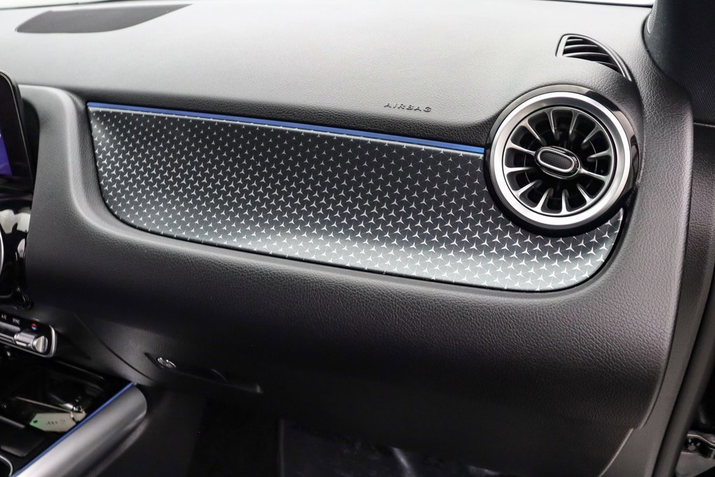 Used 2025 Mercedes-Benz GLA 250 image 21