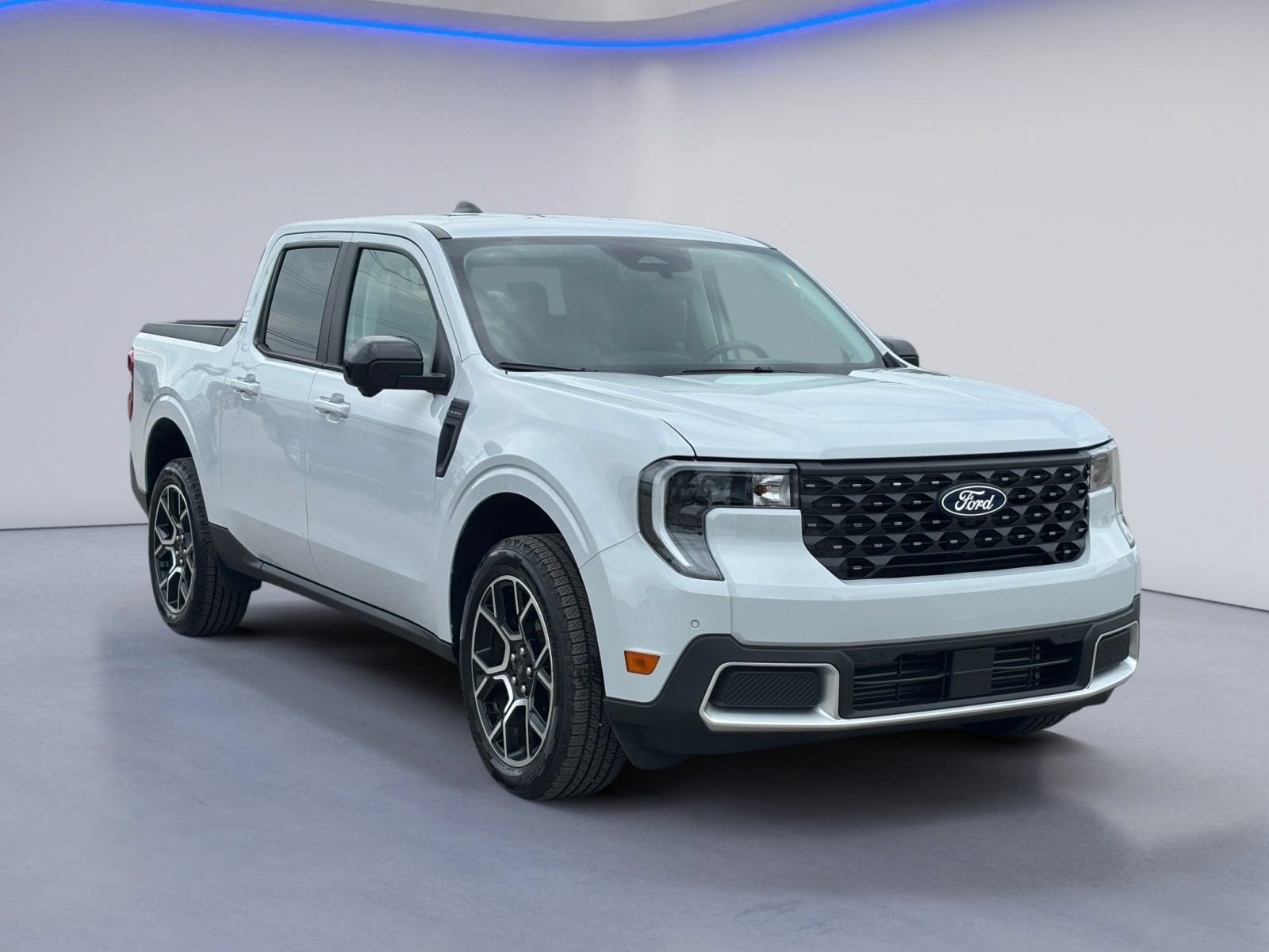 Certified 2025 Ford Maverick Lariat w/ 4K Tow Package AWD/4WD image 5