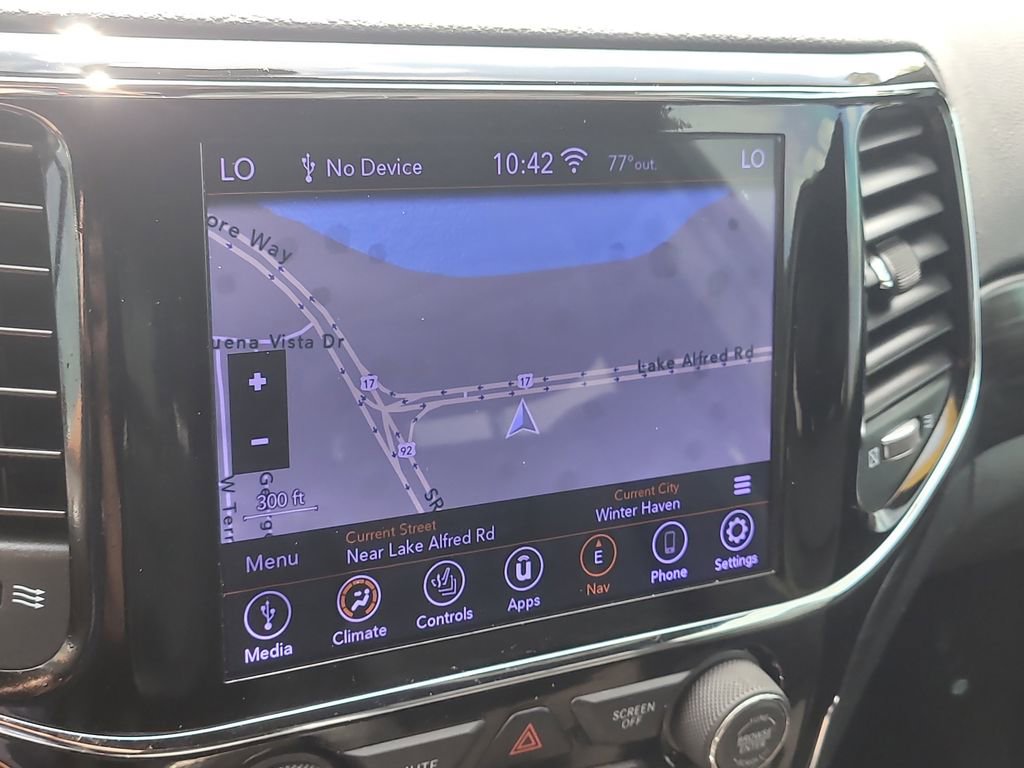 Used 2020 Jeep Grand Cherokee Altitude image 20