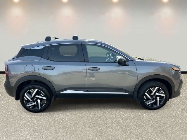 Used 2026 Nissan Kicks SV w/ Cold Weather Package FWD image 4
