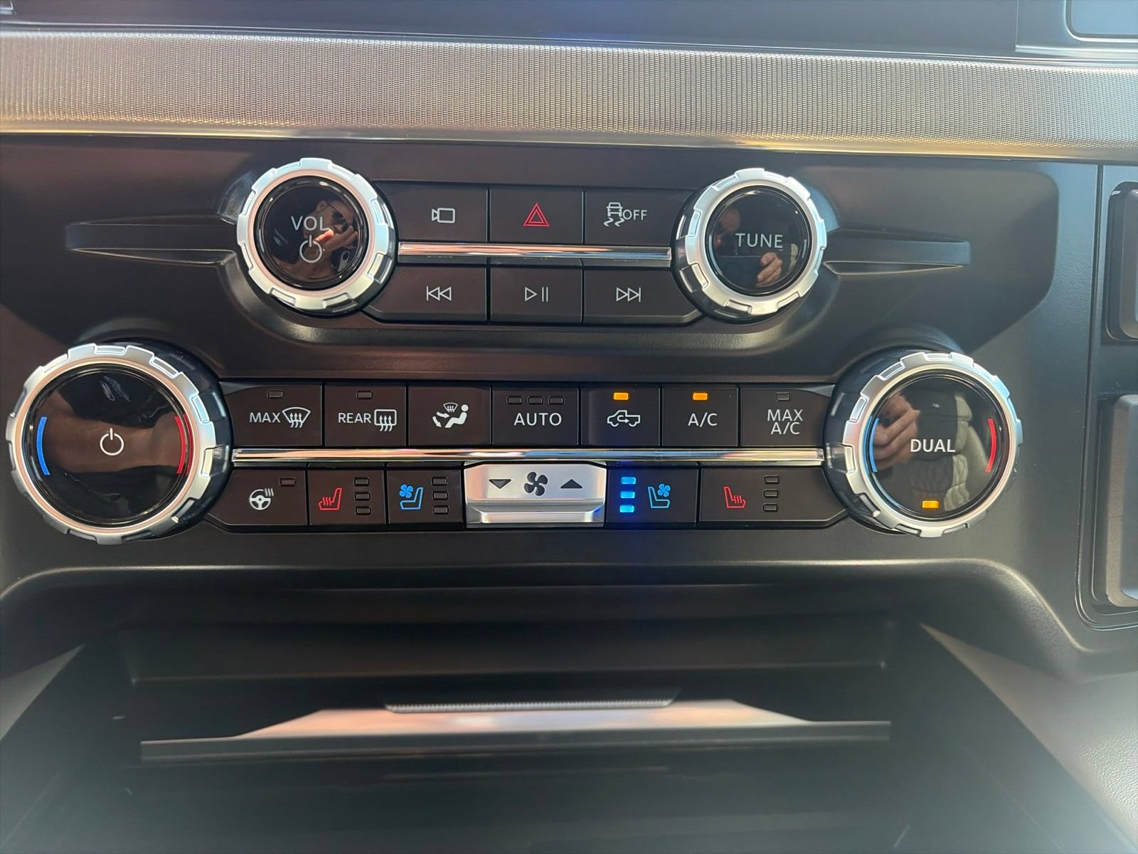 Certified 2026 Ford F450 Platinum w/ Platinum Plus Package AWD/4WD image 20